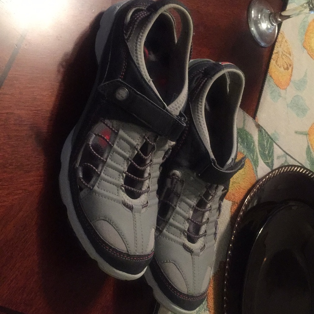 Women’s size 8 Timberland Water Shoes